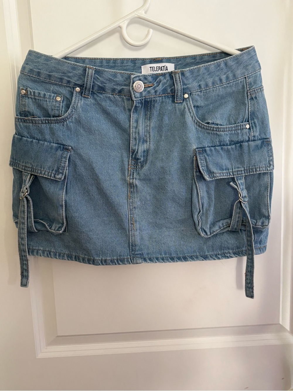Telepatía Light Wash Denim Cargo Mini Skirt